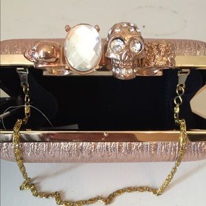 Skull 💀 Knuckle  Clutch